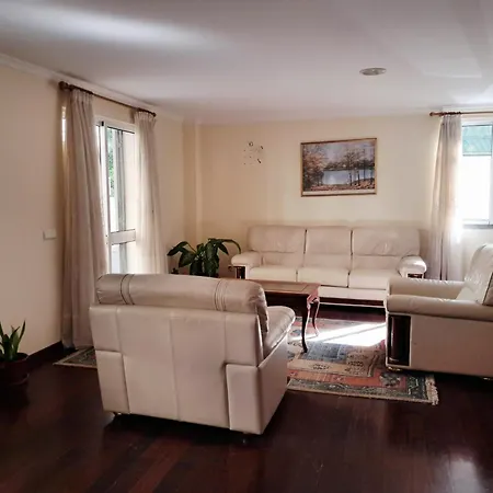 - J * ריביירה בראבה