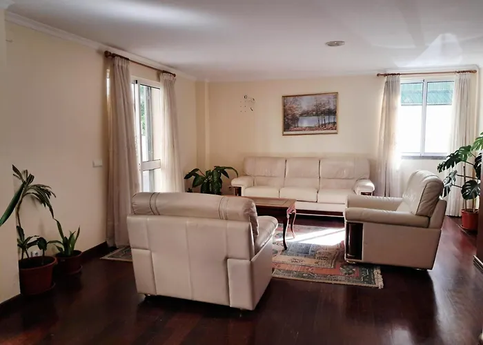 - J * ריביירה בראבה