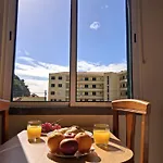 - J 公寓