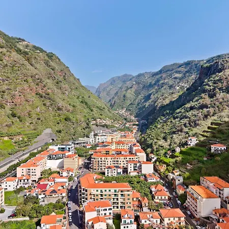 - J * Рибейра-Брава