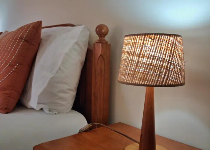 - J 里贝拉布拉瓦